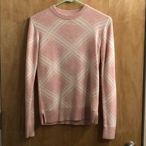 Light pink/white patterned sweater